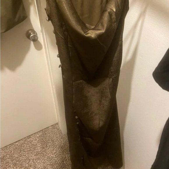 Dress - Picture 7 of 11